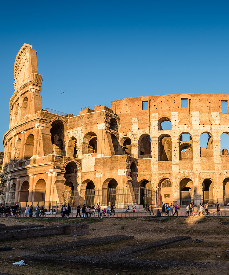 outdoor-view-of-the-colosseum-or-coliseum-in-rome-VF8RLFSa.jpg